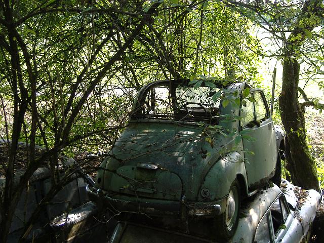 Autofriedhof - 140.JPG - Historischer Autofriedhof,    Gürbetal (CH)